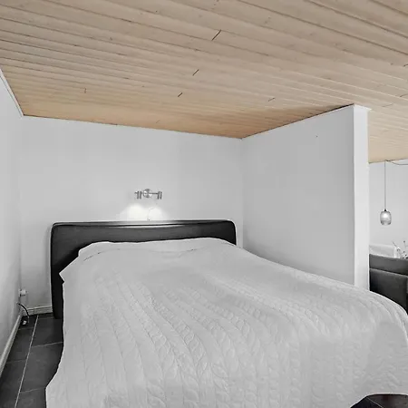 Semesterbostad 4 Bedroom Lovely In Væggerløse