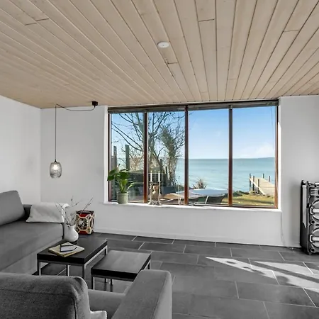 4 Bedroom Lovely In Semesterbostad Væggerløse