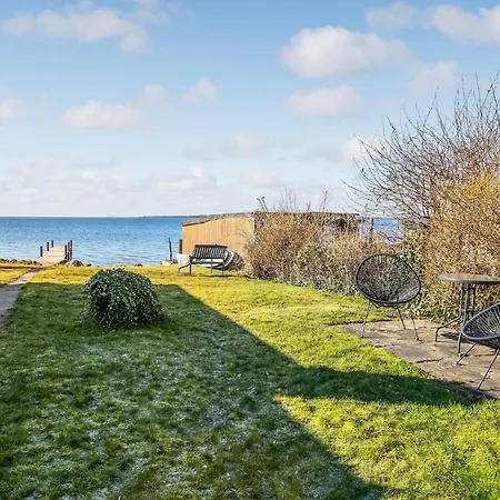 4 Bedroom Lovely In Semesterbostad