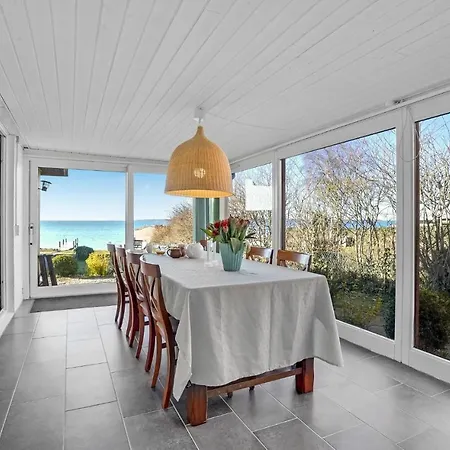 4 Bedroom Lovely In Ferienhaus *